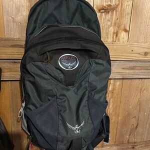 Osprey Gray and Black Men's Backpack